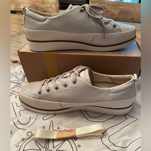 NEW Bussola Koln Karen Napa Vapor fashion sneaker. EU size 41/US 10